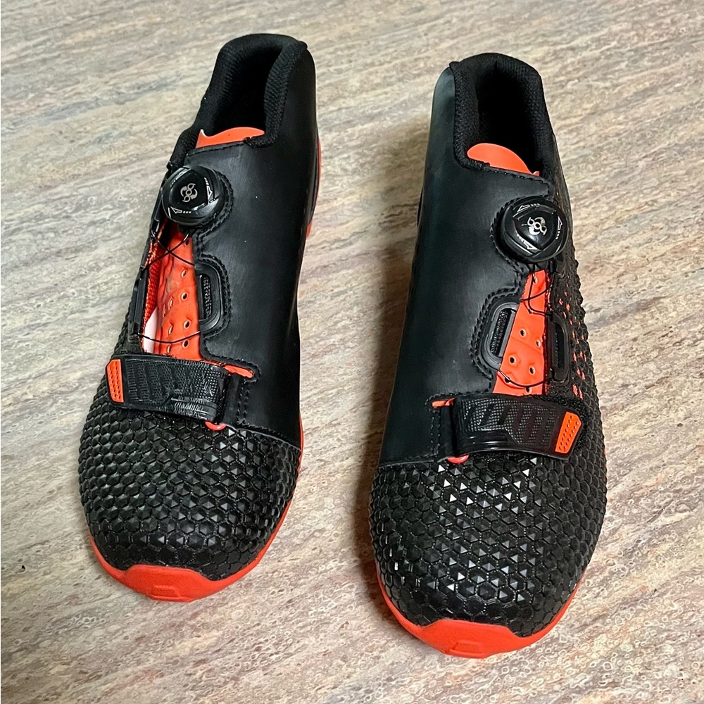 NWOB Bontrager cycling shoes